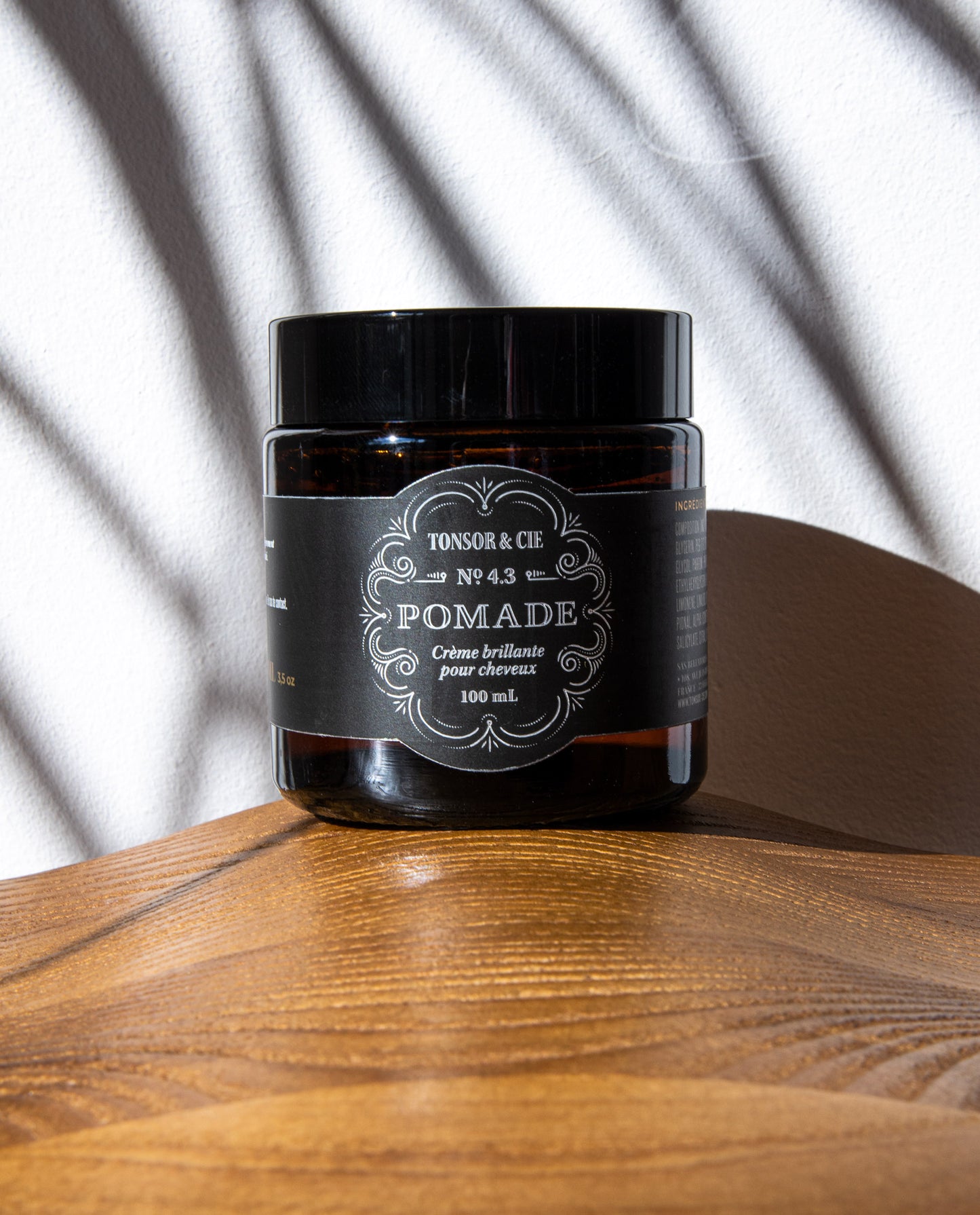 Tonsor & Cie - Pomade 100 ml - Crème Coiffante Brillante Fixation Forte - Brillance Élégante & Tenue Structurée - Texture Malléable Soluble à l’Eau - Fabriquée aux Pays-Bas