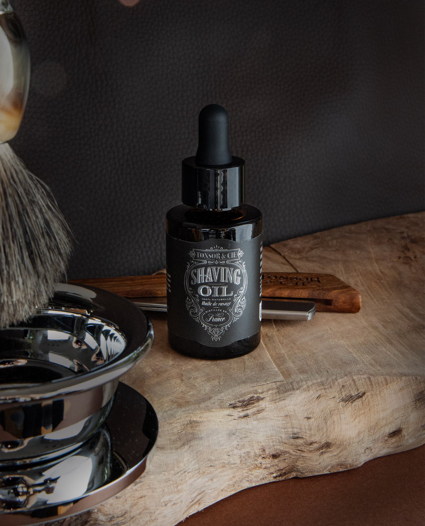 Tonsor & Cie - Huile de Rasage Ice Mint 30 ml - Prépare, Protège et Rafraîchit la Peau Avant le Rasage - Huiles Végétales Naturelles - Flacon Compte-Gouttes - Formulée et Fabriquée en France